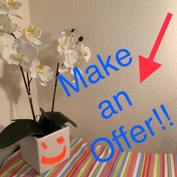 MAKE AN OFFER!! - Picture 1 of 1